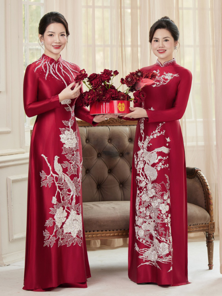 Mẫu áo dài giúp mẹ trẻ trung hơn trong ngày cưới của con 